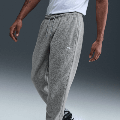 Nike ClubHose aus angerautem Fleece mit Bündchen (Herren) Lagerräumung