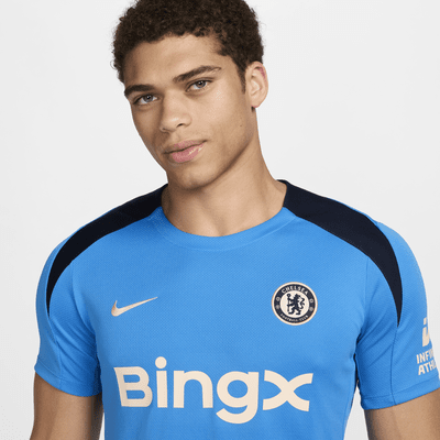 FC Chelsea StrikeNike Dri-FIT Kurzarm-Fußballoberteil aus Strickmaterial (Herren) 50% Rabatt für begrenzte Zeit