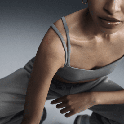 Nike Zenvy StrappyGepolsterter Sport-BH mit leichtem Halt Zeitlich begrenztes Angebot
