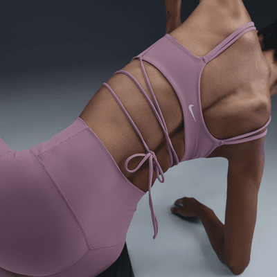Nike Zenvy Strappy WrapGepolsterter Sport-BH mit leichtem Halt Große Rabatte