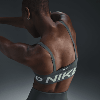 Nike Pro Indy PlungeGepolsterter Sport-BH mit mittlerem Halt VIP-Rabatte