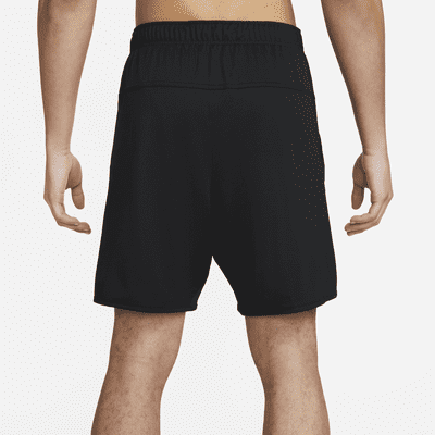 Nike TotalityVielseitige Dri-FIT Herrenshorts ohne Futter (ca. 18 cm) Bis zu 50% Rabatt