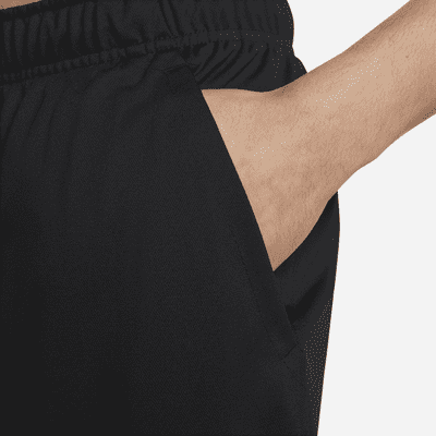 Nike TotalityVielseitige Dri-FIT Herrenshorts ohne Futter (ca. 18 cm) Bis zu 50% Rabatt
