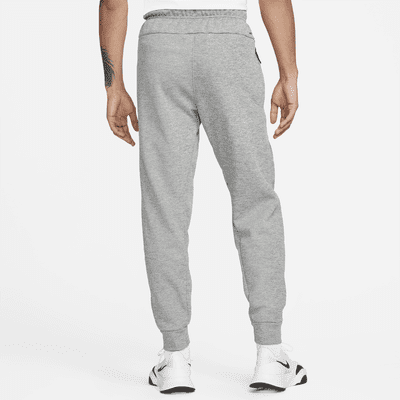 Nike ThermaSchmal zulaufende Therma-FIT Fitnesshose für Herren Vatertagsangebot