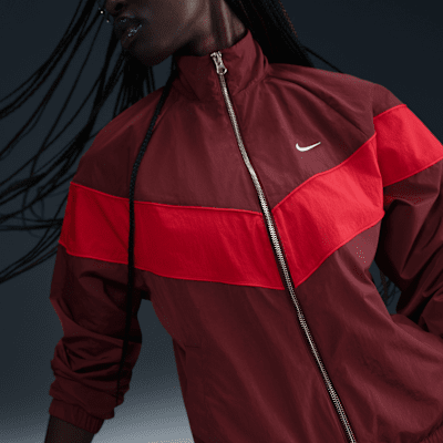Nike WindrunnerLockere UV-Webjacke mit durchgehendem Reißverschluss (Damen) im Angebot