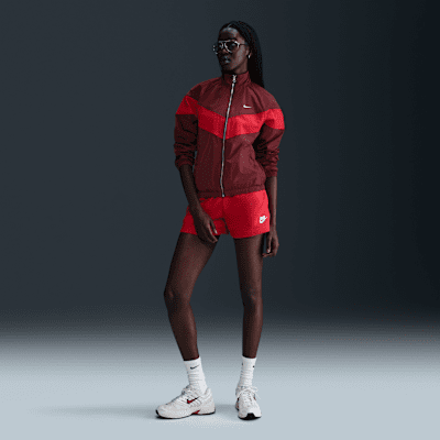 Nike WindrunnerLockere UV-Webjacke mit durchgehendem Reißverschluss (Damen) im Angebot