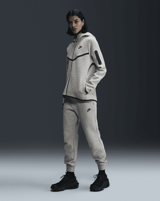 Nike Sportswear Tech FleeceJogginghose mit mittelhohem Bund für Damen Black Friday