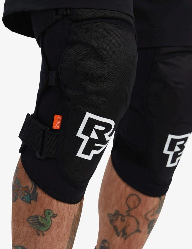 Race Face Race Face Ambush Knieschützer schwarz &vert; fahrrad.de Wochenangebot