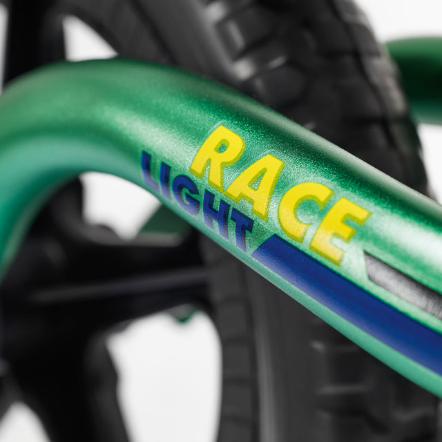 S'COOL S'COOL Junior Bikes pedeX race light Laufrad Green/Yellow &vert; fahrrad.de VIP-Rabatte